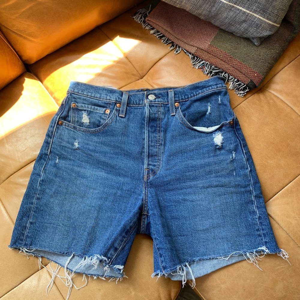 Levi's 501 denim shorts - size 30